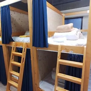 Hostal Bee-hive Sugamo - Male Only