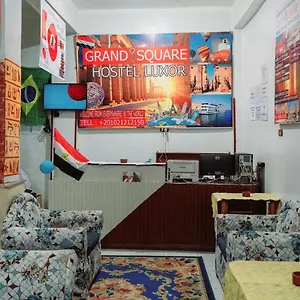 Grand Square Hostal